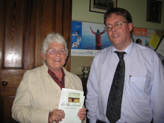 Llinos Dafis a Dafydd Pritchard, Hydref 2006